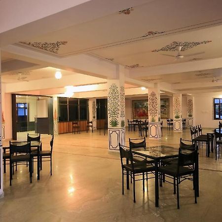 Hotel Devi Palace Udaipur Exterior foto